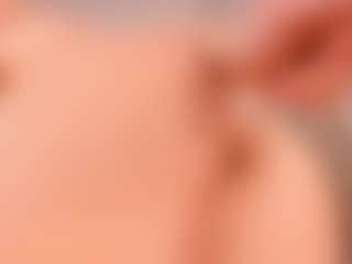 elara-vee's Live Sex Cam Show