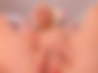 elara-vee's Live Sex Cam Show