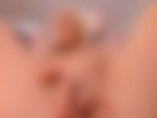 elara-vee's Live Sex Cam Show