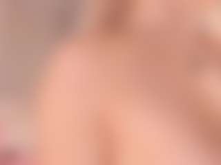 elara-vee's Live Sex Cam Show