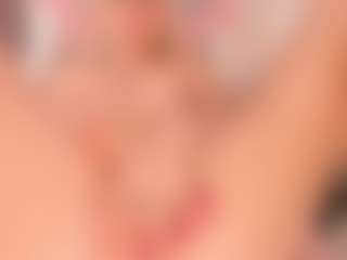 elara-vee's Live Sex Cam Show