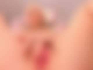elara-vee's Live Sex Cam Show