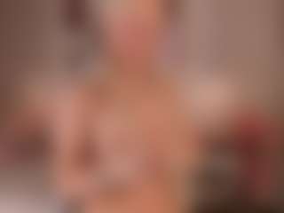 elara-vee's Live Sex Cam Show