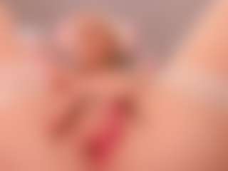 elara-vee's Live Sex Cam Show
