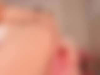 elara-vee's Live Sex Cam Show