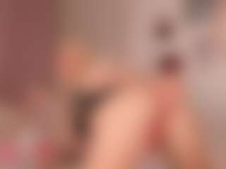 elara-vee's Live Sex Cam Show