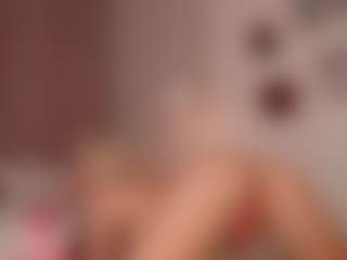 elara-vee's Live Sex Cam Show