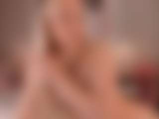 elara-vee's Live Sex Cam Show