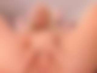 elara-vee's Live Sex Cam Show