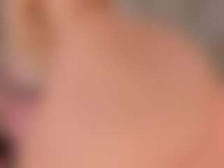 elara-vee's Live Sex Cam Show