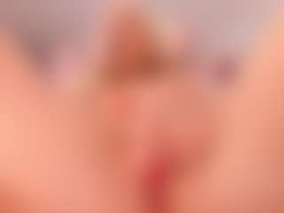 elara-vee's Live Sex Cam Show