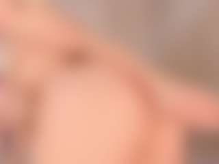 elara-vee's Live Sex Cam Show