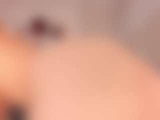 elara-vee's Live Sex Cam Show