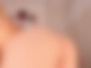 elara-vee's Live Sex Cam Show