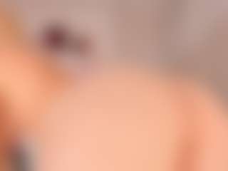 elara-vee's Live Sex Cam Show