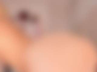 elara-vee's Live Sex Cam Show