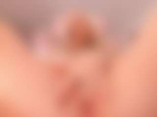 elara-vee's Live Sex Cam Show