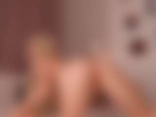 elara-vee's Live Sex Cam Show