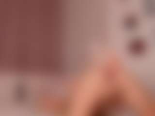 elara-vee's Live Sex Cam Show