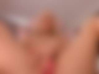 elara-vee's Live Sex Cam Show