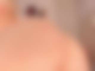 elara-vee's Live Sex Cam Show