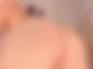 elara-vee's Live Sex Cam Show