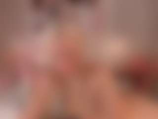 elara-vee's Live Sex Cam Show