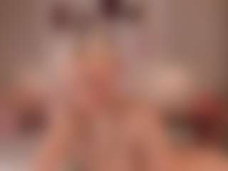 elara-vee's Live Sex Cam Show