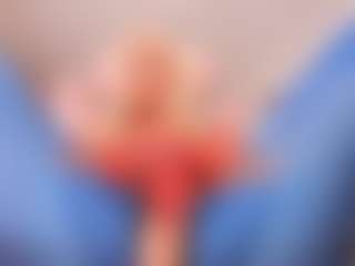 elara-vee's Live Sex Cam Show