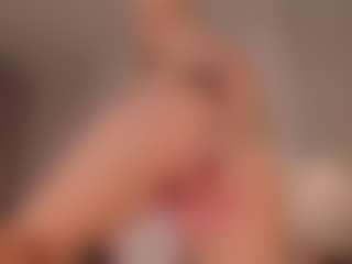 elara-vee's Live Sex Cam Show