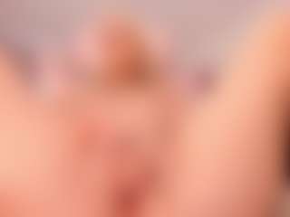 elara-vee's Live Sex Cam Show