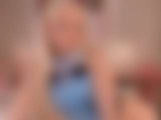 elara-vee's Live Sex Cam Show