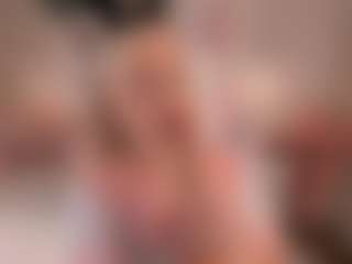 elara-vee's Live Sex Cam Show