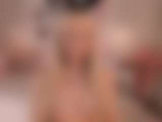 elara-vee's Live Sex Cam Show