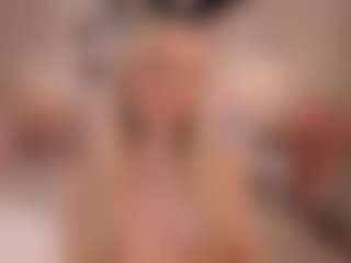 elara-vee's Live Sex Cam Show