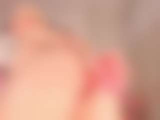 elara-vee's Live Sex Cam Show