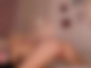 elara-vee's Live Sex Cam Show