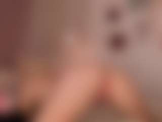 elara-vee's Live Sex Cam Show