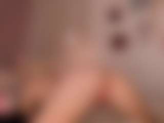 elara-vee's Live Sex Cam Show
