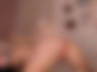 elara-vee's Live Sex Cam Show