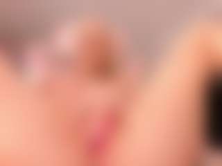 elara-vee's Live Sex Cam Show