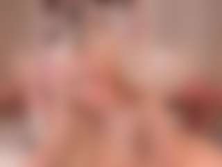 elara-vee's Live Sex Cam Show