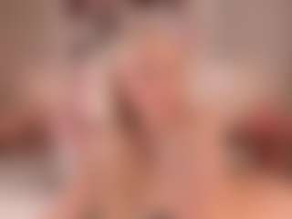elara-vee's Live Sex Cam Show