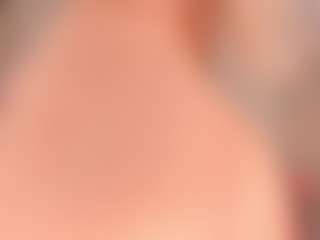 elara-vee's Live Sex Cam Show