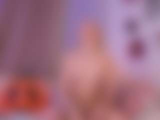 Live cam show with elara-vee - Lush Teen (18+) on Dolls Live
