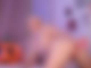elara-vee's Live Sex Cam Show