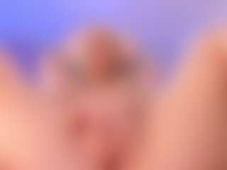 elara-vee's Live Sex Cam Show