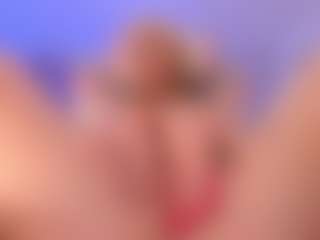 elara-vee's Live Sex Cam Show