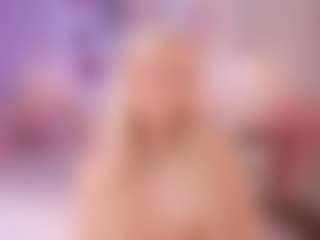 elara-vee's Live Sex Cam Show