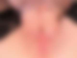Live cam show with elara-vee - White on sexylive.show